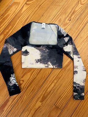 Darc Sport Black & Cream Tie-Dye Long Sleeve Crop Top